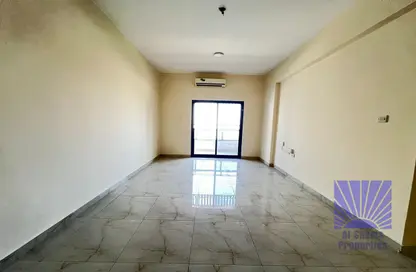 شقة - 2 غرف نوم - 2 حمامات للايجار في مبني السويدي - النهدة - الشارقة