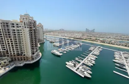 Apartment - 3 Bedrooms - 4 Bathrooms for rent in Emerald - Tiara Residences - Palm Jumeirah - Dubai