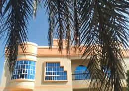 Villa - 4 bedrooms - 5 bathrooms for rent in Corniche Ajman - Ajman