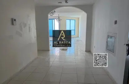 Apartment - 3 Bedrooms - 3 Bathrooms for rent in Corniche Tower - Ajman Corniche Road - Ajman