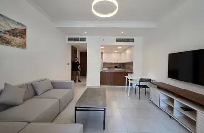 Apartment - 1 Bedroom - 2 Bathrooms for rent in Regent Court - District 14 - Jumeirah Village Circle - Dubai