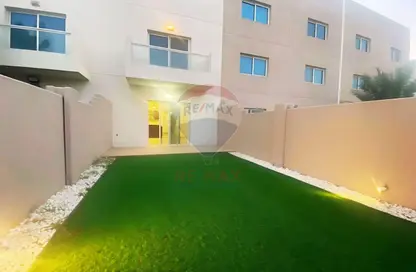 Townhouse - 2 Bedrooms - 3 Bathrooms for rent in Contemporary Style - Al Reef Villas - Al Reef - Abu Dhabi