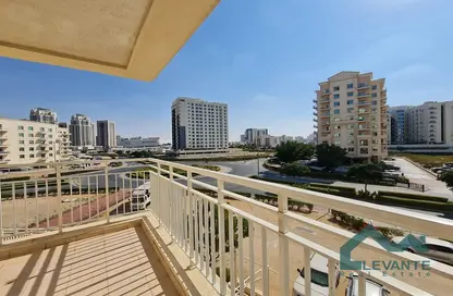 Apartment - 3 Bedrooms - 3 Bathrooms for rent in Mazaya 9 - Queue Point - Dubai Land - Dubai