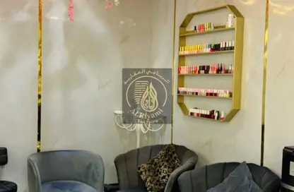 Shop - Studio - 2 Bathrooms for sale in Al Khan Lagoon Tower - Al Khan Lagoon - Al Khan - Sharjah