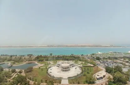 Apartment - 3 Bedrooms - 5 Bathrooms for rent in Silver Tower - Corniche Road - Abu Dhabi