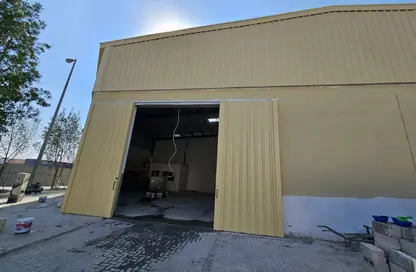 Warehouse - Studio - 7+ Bathrooms for rent in Al Sajaa Industrial - Al Sajaa - Sharjah