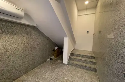 Shop - Studio - 1 Bathroom for rent in Al Falah Street - City Downtown - Abu Dhabi