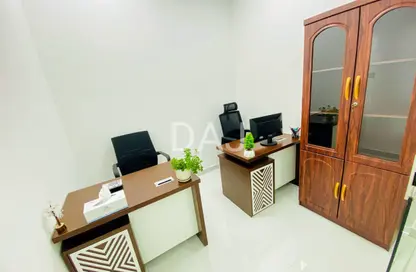 Office Space - Studio - 1 Bathroom for rent in Red Avenue - Al Garhoud - Dubai