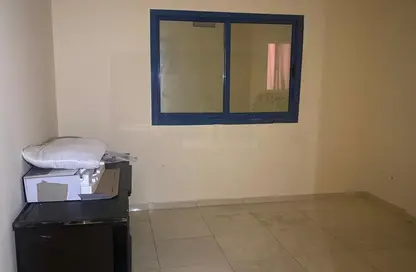 شقة - 3 غرف نوم - 2 حمامات للايجار في مساكن كورنيش عجمان - طريق كورنيش عجمان - عجمان