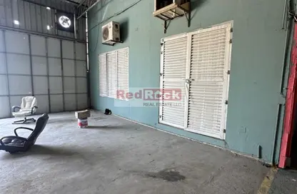 مستودع - استوديو - 4 حمامات للايجار في المنطقة الصناعية بالقصيص - القصيص - دبي