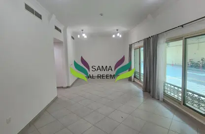 Villa - 3 Bedrooms - 4 Bathrooms for rent in Jumeirah 1 Villas - Jumeirah 1 - Jumeirah - Dubai