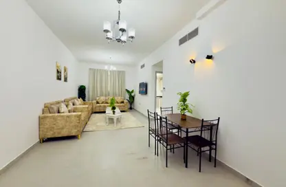 شقة - غرفة نوم - 2 حمامات للايجار في مساكن كورنيش عجمان - طريق كورنيش عجمان - عجمان