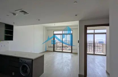 شقة - 2 غرف نوم - 3 حمامات للايجار في عزيزي العنبر - الفرجان - دبي