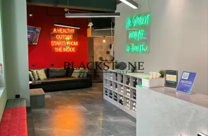Retail - Studio - 2 Bathrooms for rent in The Marina Towers - Dubai Promenade - Dubai