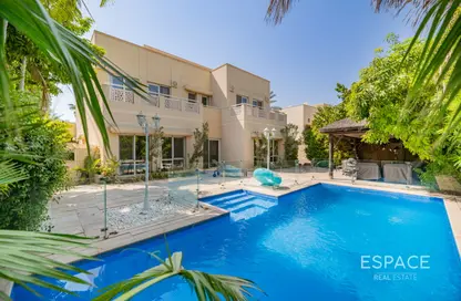 Villa - 5 Bedrooms - 5 Bathrooms for rent in Meadows 7 - Meadows - Dubai