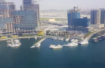 مكتب - استوديو للايجار في B2B  برج - الخليج التجاري - دبي