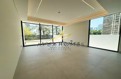 فيلا - 5 غرف نوم - 6 حمامات للايجار في 12V المقاطعة - قرية جميرا الدائرية - دبي