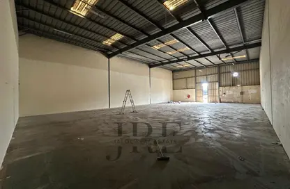 مستودع - استوديو للايجار في المنطقة الصناعية 11 - المنطقة الصناعية بالشارقة - الشارقة