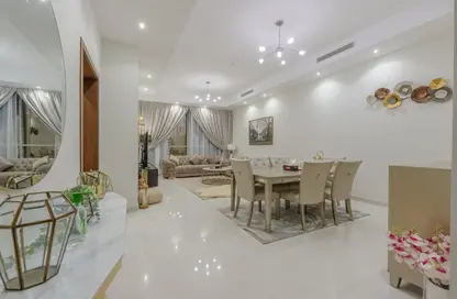 Apartment - 1 Bedroom - 3 Bathrooms for rent in Sahara Complex - Al Nahda - Sharjah
