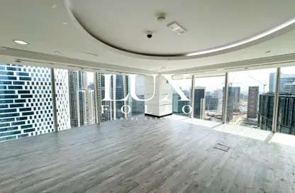 Fitted Unit | Close to Metro | High floor
