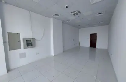 Retail - Studio - 1 Bathroom for rent in Al Warsan 1 - Al Warsan - Dubai