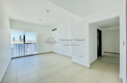Empty Room image for: Apartment - 2 Bedrooms - 3 Bathrooms for rent in Al Salam Tower - Tourist Club Area - Abu Dhabi, Image 1