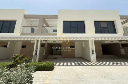 Townhouse - 3 Bedrooms - 3 Bathrooms for sale in Greenwoods - DAMAC Hills - Dubai