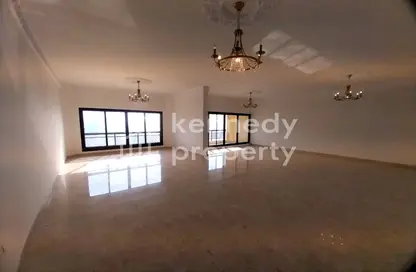 Empty Room image for: Apartment - 4 Bedrooms - 6 Bathrooms for rent in Cornich Al Khalidiya - Al Khalidiya - Abu Dhabi, Image 1