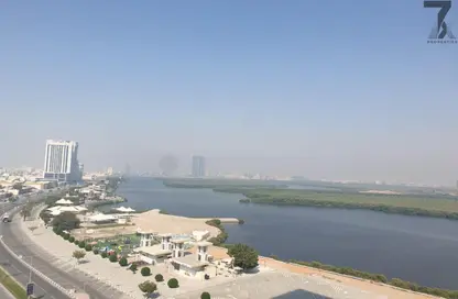 شقة - 2 غرف نوم - 3 حمامات للايجار في Al Naeem Twin Tower - دفن الخور - رأس الخيمة
