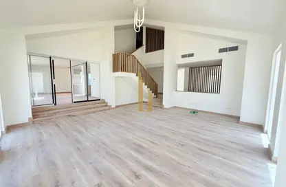 Villa - 5 Bedrooms - 5 Bathrooms for rent in Jumeirah 3 Villas - Jumeirah 3 - Jumeirah - Dubai