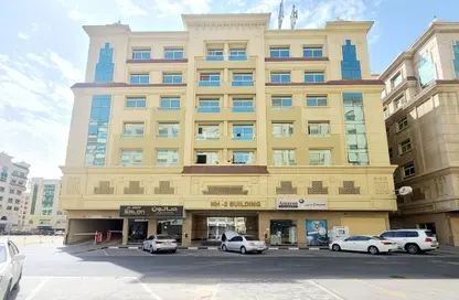 Apartment - 2 Bedrooms - 2 Bathrooms for rent in Muwaileh 29 Building - Muwaileh - Sharjah
