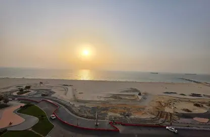 شقة - 3 غرف نوم - 3 حمامات للايجار في مساكن كورنيش عجمان - طريق كورنيش عجمان - عجمان