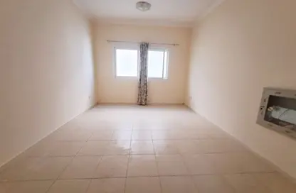 شقة - غرفة نوم - 2 حمامات للايجار في طريق فاير ستاشن - مويلح - الشارقة شقة - غرفة نوم - 2 حمامات للايجار في طريق فاير ستاشن - مويلح - الشارقة