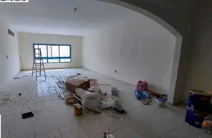 شقة - غرفة نوم - 2 حمامات للايجار في مساكن كورنيش عجمان - طريق كورنيش عجمان - عجمان