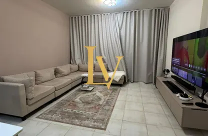 شقة - غرفة نوم - 2 حمامات للبيع في برج حمزة - مدينة دبي الرياضية - دبي