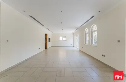 فيلا - 5 غرف نوم - 6 حمامات للايجار في التراث - جميرا بارك - دبي فيلا - 5 غرف نوم - 6 حمامات للايجار في التراث - جميرا بارك - دبي