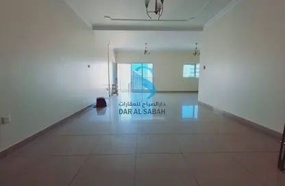شقة - 2 غرف نوم - 3 حمامات للايجار في شارع 64 ​ - النهدة - الشارقة