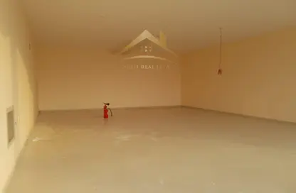 Empty Room image for: Shop - Studio for rent in Al Hayl - Fujairah, Image 1