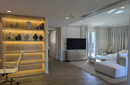 Villa - 5 Bedrooms - 7 Bathrooms for sale in Sur La Mer - La Mer - Jumeirah - Dubai