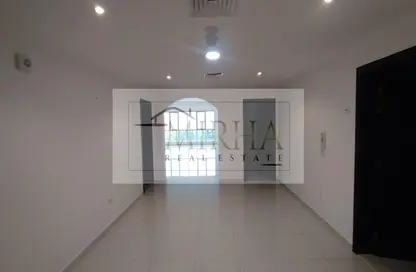 Empty Room image for: Apartment - 3 Bedrooms - 3 Bathrooms for rent in Al Ahlia tower - Al Khalidiya - Abu Dhabi, Image 1
