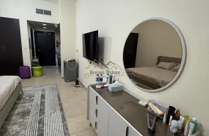 Apartment - Studio - 1 Bathroom for rent in Silicon Gates 1 - Silicon Gates - Dubai Silicon Oasis - Dubai