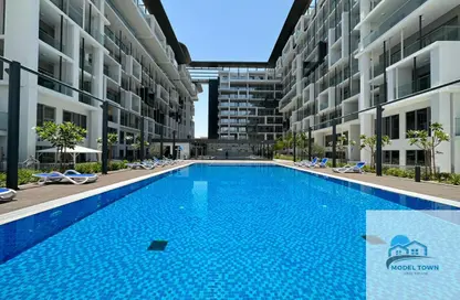 Apartment - 2 Bedrooms - 3 Bathrooms for rent in Oasis 1 - Oasis Residences - Masdar City - Abu Dhabi