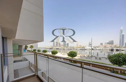 Apartment - 3 Bedrooms - 4 Bathrooms for sale in Marina Vista - EMAAR Beachfront - Dubai Harbour - Dubai