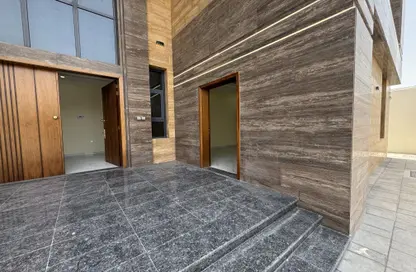Apartment - 1 Bedroom - 1 Bathroom for rent in Baniyas West - Baniyas - Abu Dhabi