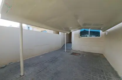 Apartment - 3 Bedrooms - 4 Bathrooms for rent in Al Dafeinah - Asharej - Al Ain