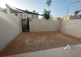 تاون هاوس - 2 غرف نوم - 3 حمامات للكراء في الضي من حدائق بلووم - بلوم جاردنز - شارع السلام - أبوظبي