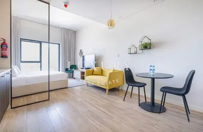 شقة - 1 حمام للايجار في برج بارك فيو - منطقة 14 - قرية جميرا الدائرية - دبي