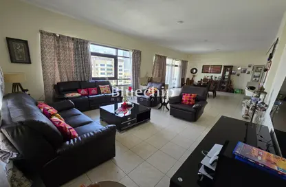 Apartment - 3 Bedrooms - 3 Bathrooms for rent in Al Nakheel 2 - Al Nakheel - Greens - Dubai