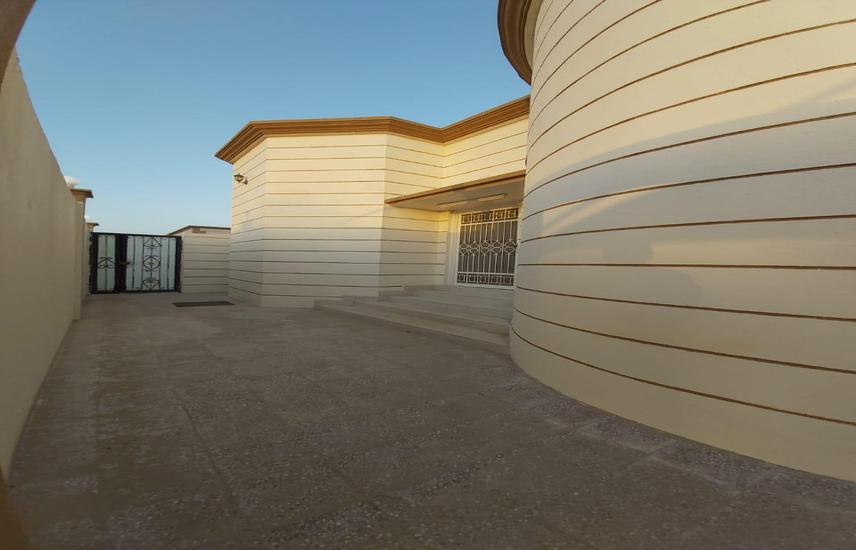 Villa for Rent in Al Shamkha Mulhaq 2 BedroomHall with Covered Parking