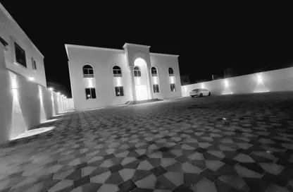 Apartment - 2 Bedrooms - 1 Bathroom for rent in Madinat Al Riyad - Abu Dhabi